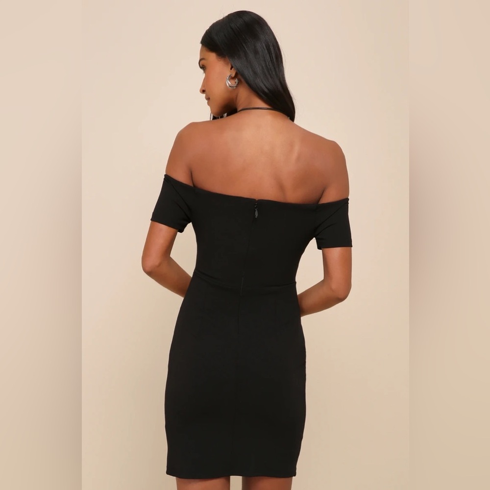 Cheers to This Black Off-the-Shoulder Bodycon Dress - Picture 4 of 4